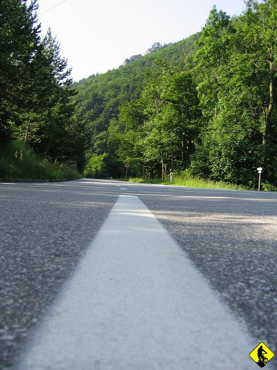 Karta1_ 146.jpg - D3. Dzisiaj dostałem cynk od Dr J.  że czeka nas odcinek terenu. Normalnie miód na moje opony :) Zostałem wyznaczony do zamykania grupy z Jankiem. Grupa rusza, ja czyszcze okularki, Janek krzyczy: dogonisz mnie, nie?! Ok!